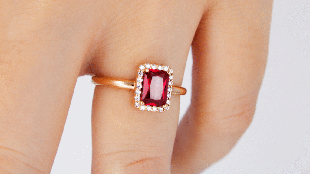 Ejemplo de Anillo de Oro 14k Rosa que ofrecemos. Joyerias Dinasti es una opcion atractiva si buscas Dónde comprar joyería de oro para vender. Envios a todo Mexico, CDMX y Guadalajara.