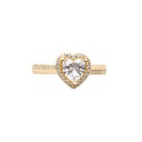 anillo de compromiso en forma de corazon